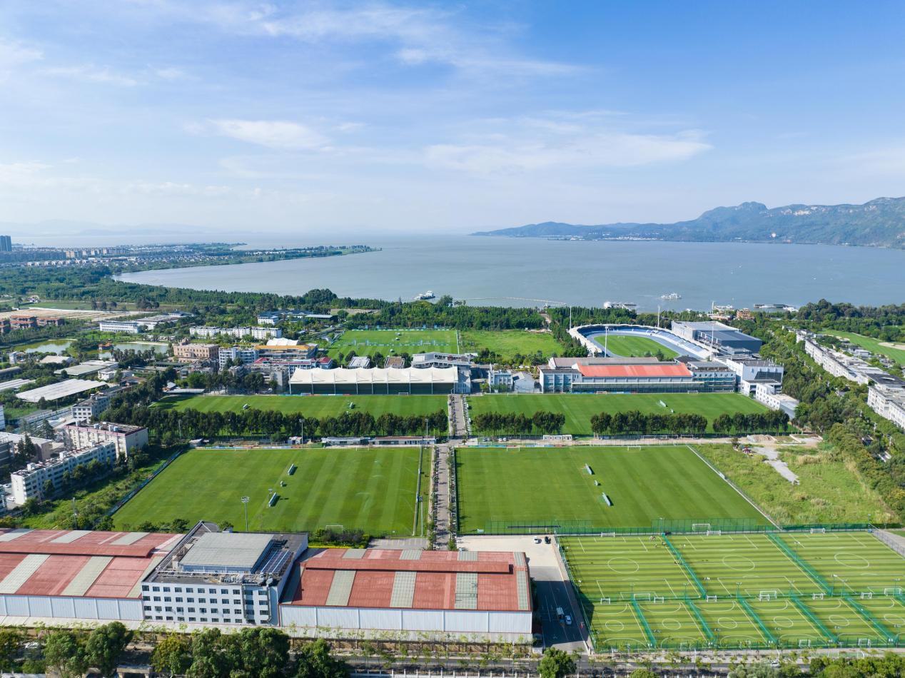 体验国家队, 从阿尔巴尼 体验国家队, 从阿尔巴尼