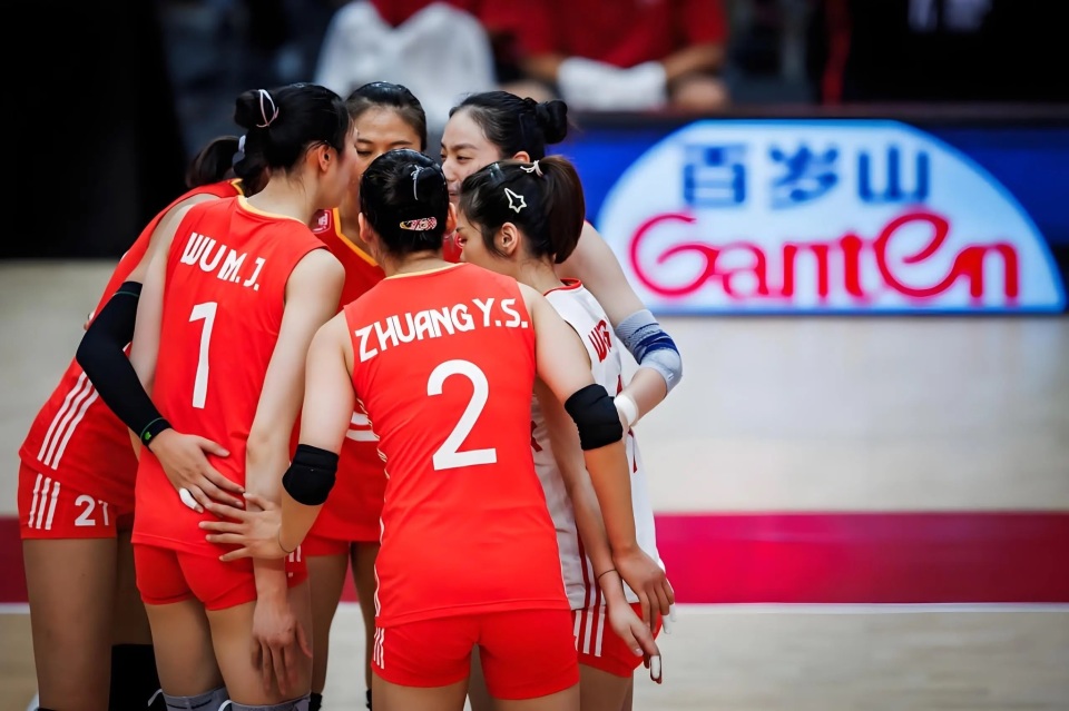 高些, 中国女排放, 起跳后空中 高些, 中国女排放, 起跳后空中