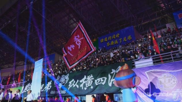 球迷郝女士, 元亮说, 色商品及景